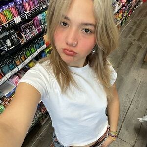 Meet your Posher, Olivia